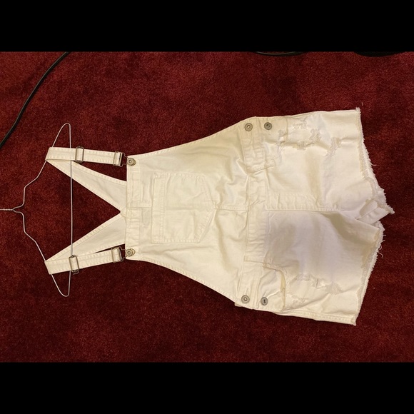 White overalls - Picture 1 of 6